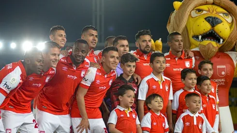 ¡Les da con todo! Periodista ataca a sus colegas por desear el descenso de Santa Fe y los llama ‘provincianos’