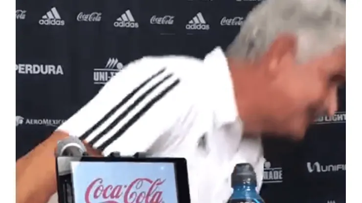Ferretti se cansó y se fue de la conferencia