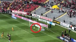 ¡Héroe! Vargas le paró el penal a Gignac y todo sigue igualado