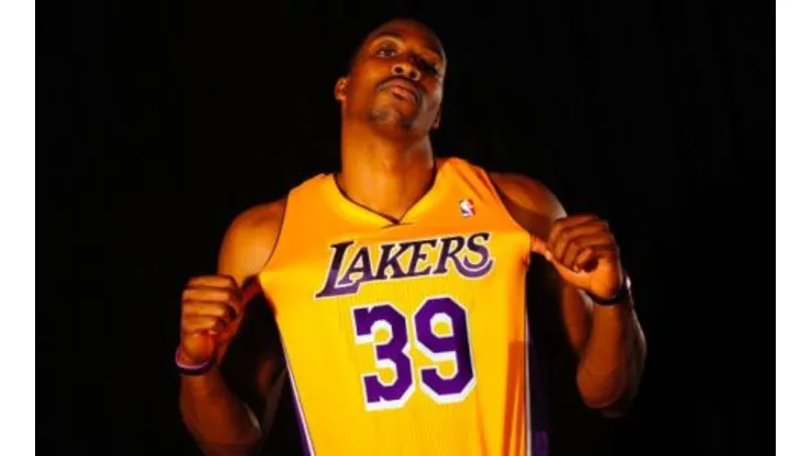 Los detalles del contrato de Dwight Howard con los Lakers demuestran que no le tienen confianza
