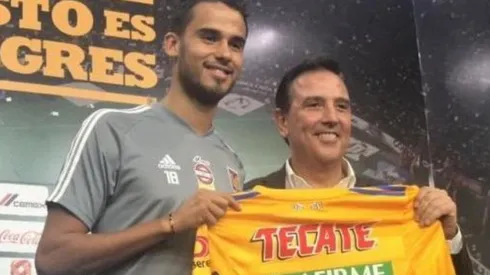 Diego Reyes fue presentado como nuevo futbolista de Tigres en el Estadio Universitario