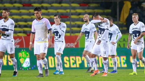 Jugadores del Pumas en lamento. Ahora deben visitar a Monterrey en la jornada 7 del Apertura 2019 de la Liga MX. (Foto: JAM Media)