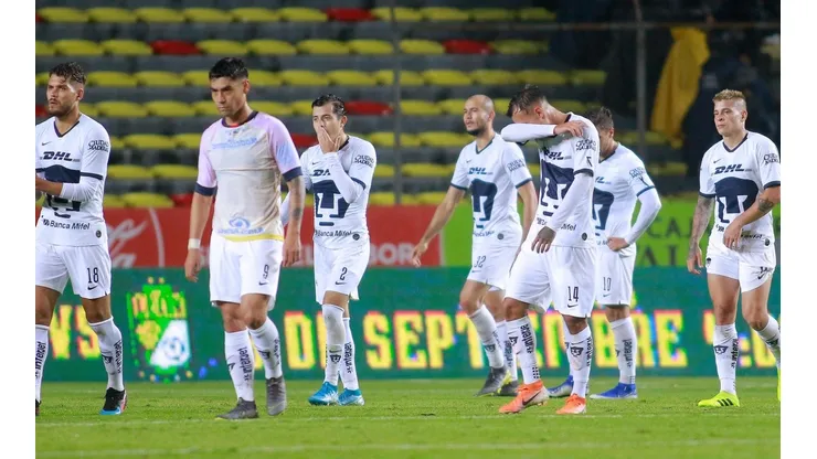 Jugadores del Pumas en lamento. Ahora deben visitar a Monterrey en la jornada 7 del Apertura 2019 de la Liga MX. (Foto: JAM Media)