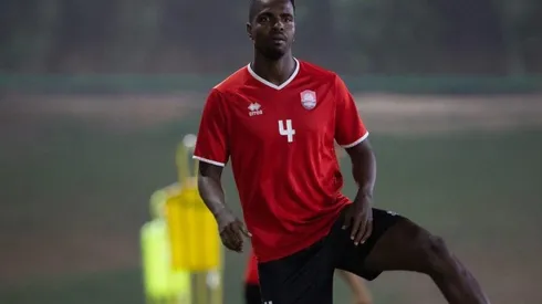 Marco Pérez y Ezequiel Palomeque ya firmaron y entrenaron en el Al Raed de Arabia