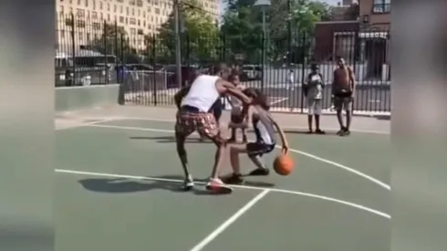 Video viral: fue desafiada por un hombre y esta niña diabólica le dio la humillación de su vida