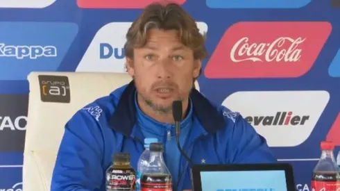 Gabriel Heinze en conferencia de prensa.