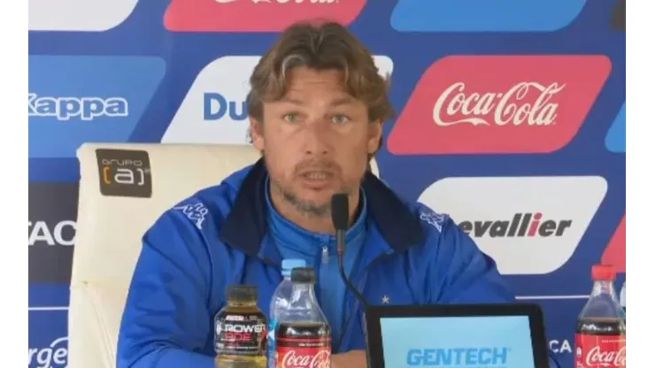 Gabriel Heinze en conferencia de prensa.
