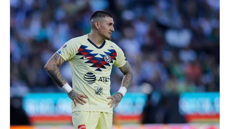 Castillo cambió el look y sus compañeros enloquecieron