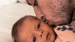 El bebé de Chicharito ya imagina cosas chingonas