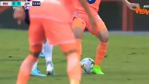 Así fue el caño de Teófilo Gutiérrez a un jugador del Envigado.