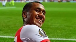 Tapia jugó en el Willem II y en el Twente de la Eredivisie.