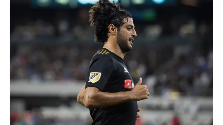 "Carlos Vela en Barcelona sería más productivo y barato que Neymar": hermano