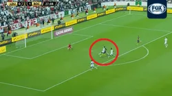 Wanchope quiso reeditar el primer gol de Boca, pero se la 'morfó' y se ganó el insulto de Salvio