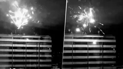 Hinchas de la Liga de Quito tiraron fuegos artificiales para molestar a los jugadores de Boca