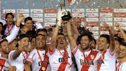 Leonel Vangioni festejando en River.