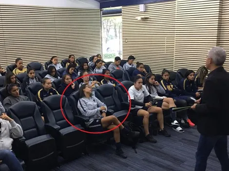 Fueron el presidente y el portero de Pumas a motivarlas... ¡Y una jugadora se durmió en primera fila!