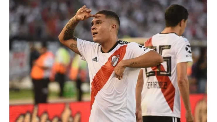 Se codea con Messi e Ibrahimović: el golazo de Juanfer Quintero a Racing, nominado al Puskás