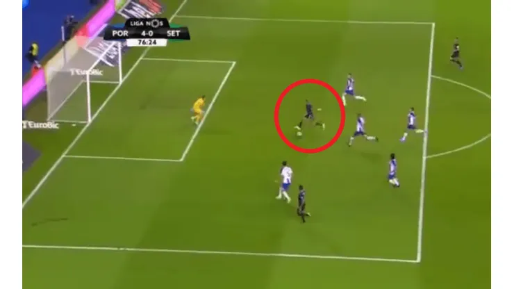 Marchesín realizó una doble atajada fenomenal y el Porto lo premió después del partido