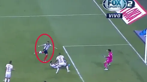 ¡Funes Mori a la mandó a las nubes en el área menor!