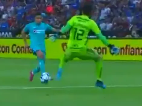 Orbelín aprovechó la salida apresurada de Vargas y adelantó a Cruz Azul ante Atlas