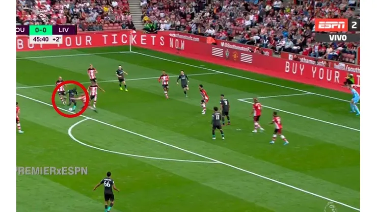 No se la esperaba ni el camarógrafo: ¡golazo de Mané en la última del primer tiempo!