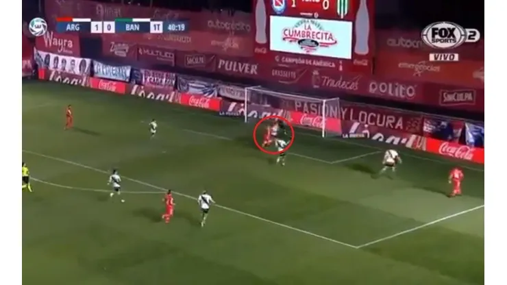 El gol en contra de Luciano Lollo.