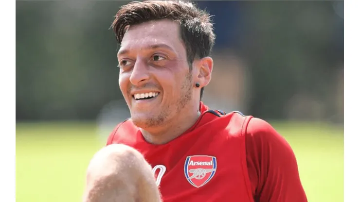 Arsenal podría pagar caro el episodio que vivió Özil con los ladrones
