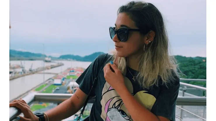 Delfi Pignatiello subió una foto desde Panamá y no tardó en comentar su basquetbolista enamorado