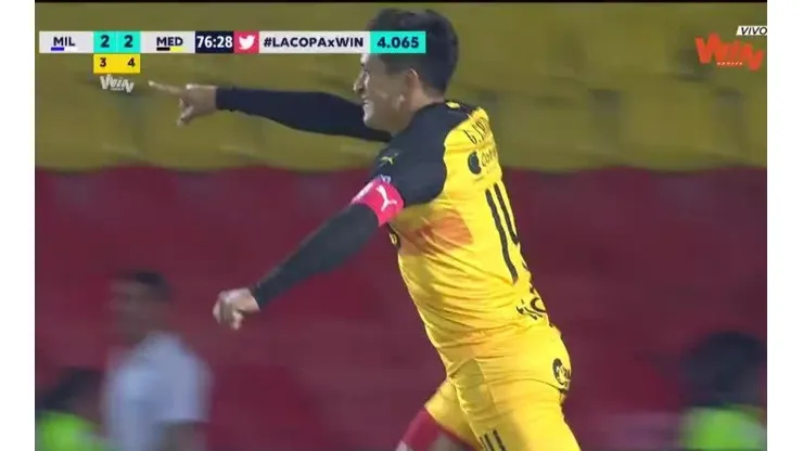 Germán Cano festeja su doblete contra Millonarios en Copa Águila.