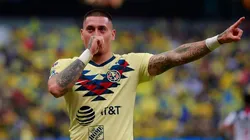Castillo celebra uno de sus tantos goles en América.