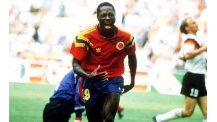 Fredy Rincón festeja su gol contra Alemania en el Mundial de Italia 90.