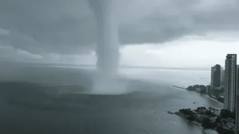 Video viral: este tornado de agua se puso diabólico antes de llegar a la ciudad