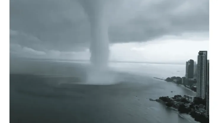 Video viral: este tornado de agua se puso diabólico antes de llegar a la ciudad