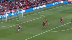 Giroud quedó mano a mano y estampó el primero del Chelsea ante el Liverpool