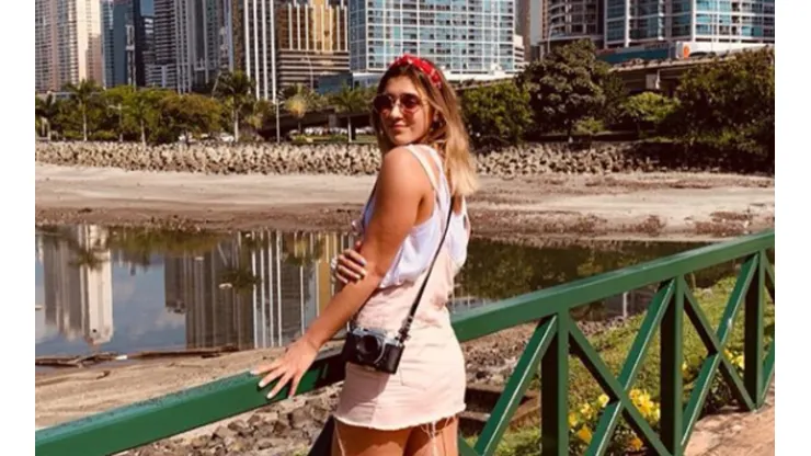 Pignatiello dejó la pileta, activó el Modo Turista y la llenaron de piropos en Instagram