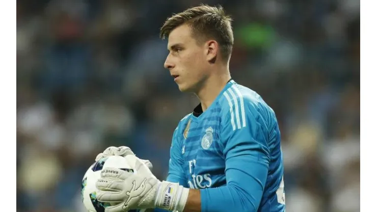 Andriy Lunin con los colores de Real Madrid.