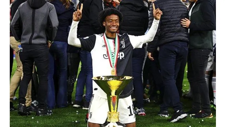 Llegó a estar con un pie afuera, pero ahora la Juventus le da un enorme guiño a Cuadrado