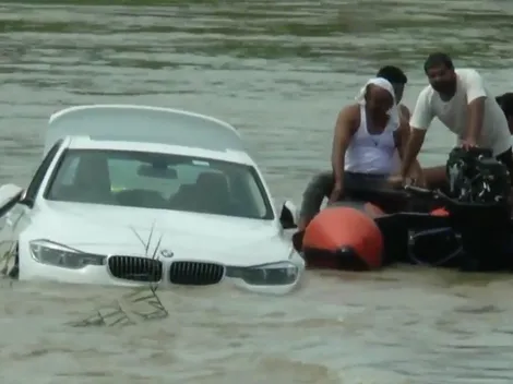Duele verlo: tiró al río un BMW que le regalaron porque "quería un Jaguar"