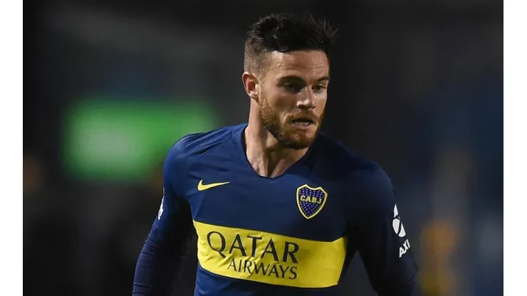 Nahitan Nández con la camiseta de Boca.
