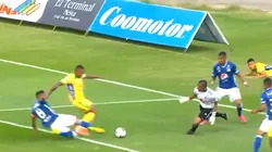 Así fue el gol de Bayron Garcés para adelanta a Huila sobre Millonarios en Neiva.