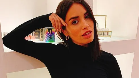 Lali Esposito se subió encima de su novio y metió video matándose a besos