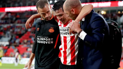 Hirving Lozano salió lesionado en el juego del PSV: ¿Corre riesgo su pase al Nápoli?