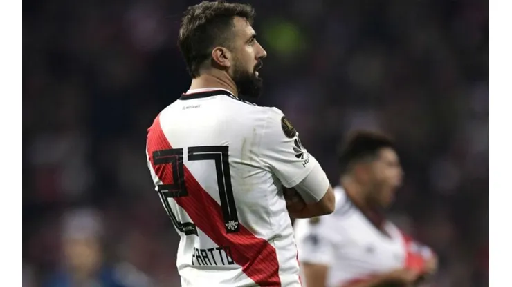 Lucas Pratto y su festejo característico.