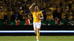 Un animal: Gignac marcó tres goles en 23 minutos para la victoria parcial de Tigres