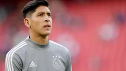 Edson Álvarez vio la goleada del Ajax desde la banca