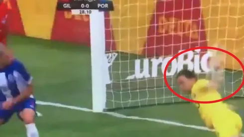 Increíble doble atajada de Agustín Marchesín en Porto