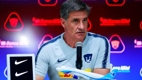 La afición de Pumas se descargó contra Míchel