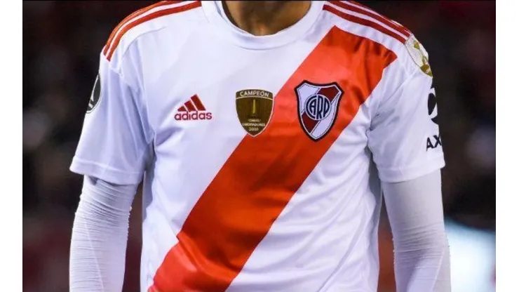 Juega en River y busca club por Twitter: "Nunca pensé en recurrir a esto"