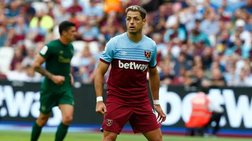 ¿Hay lugar para Chicharito? West Ham fichó a un delantero