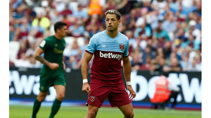 ¿Hay lugar para Chicharito? West Ham fichó a un delantero